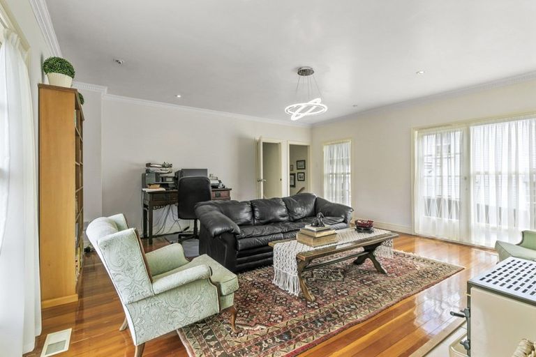 Photo of property in 46 Wai-iti Crescent, Woburn, Lower Hutt, 5010