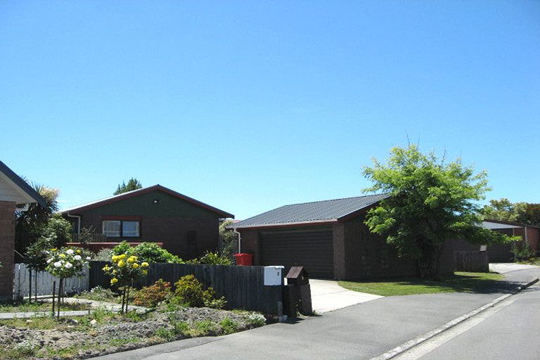 Photo of property in 9 Aberfoyle Place, Parklands, Christchurch, 8083
