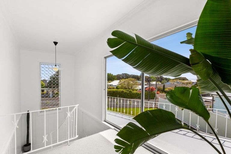 Photo of property in 8 Wallace Place, Westown, New Plymouth, 4310