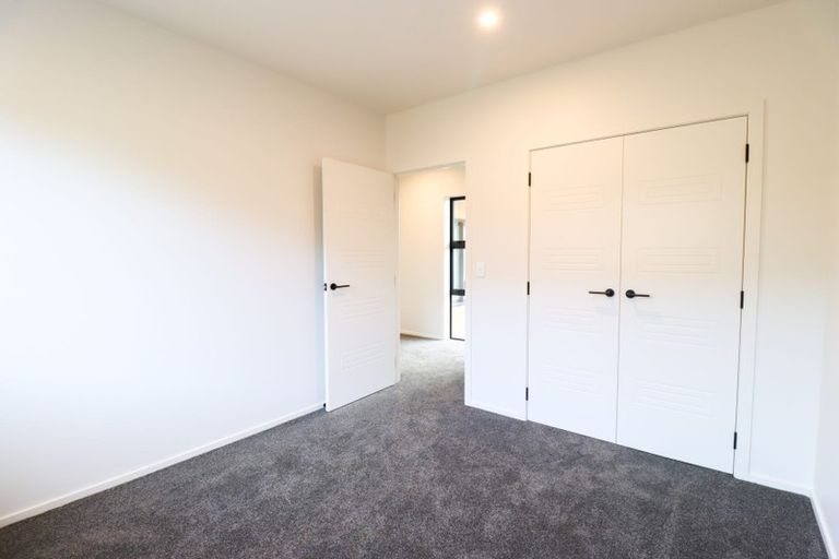 Photo of property in 42 Sardinia Grove, Fitzherbert, Palmerston North, 4410
