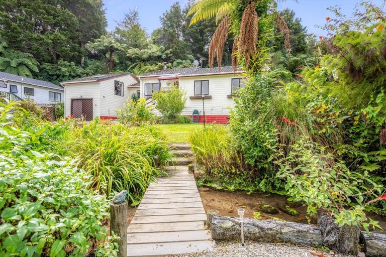 Photo of property in 128 Rahui Road, Otaki, 5512