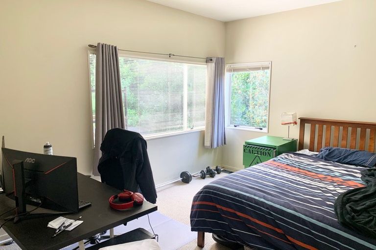 Photo of property in 31 Rifleman Rise, Unsworth Heights, Auckland, 0632