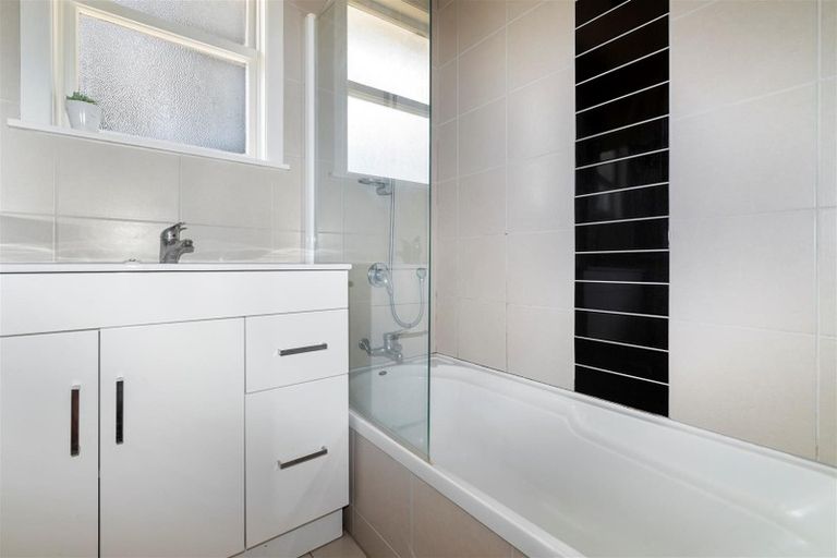 Photo of property in 87a Kawaha Point Road, Kawaha Point, Rotorua, 3010