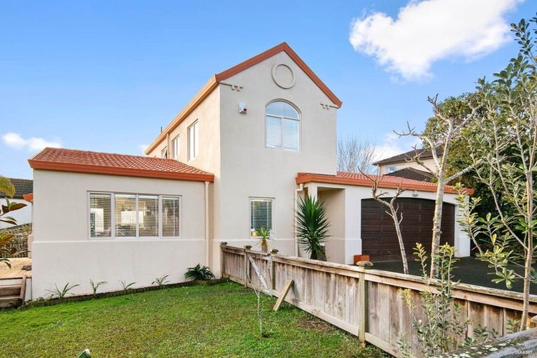 Photo of property in 1/2 Stoneleigh Court, Sunnynook, Auckland, 0632