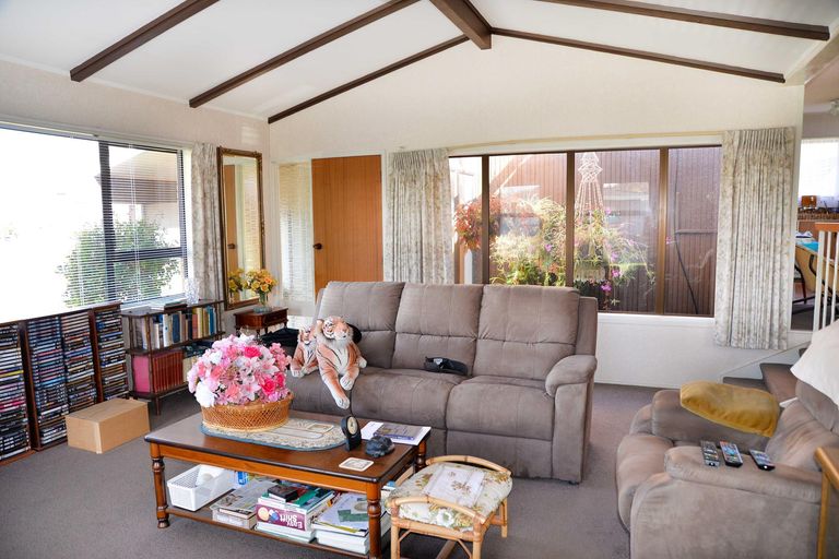 Photo of property in 5 Beaumaris Way, Conifer Grove, Takanini, 2112