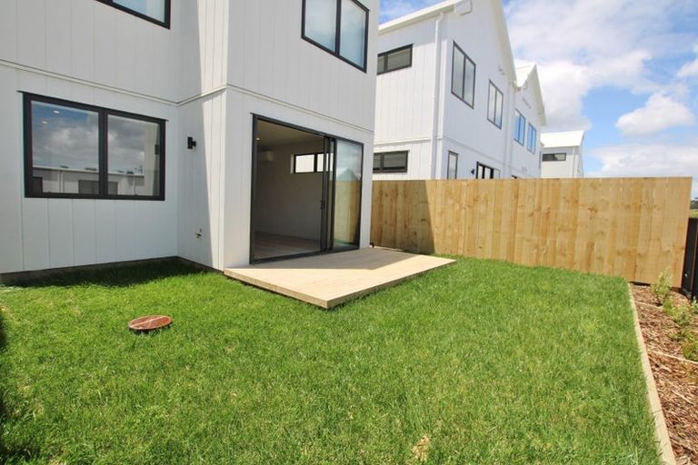 Photo of property in 10 Porowha Road, Westgate, Auckland, 0814