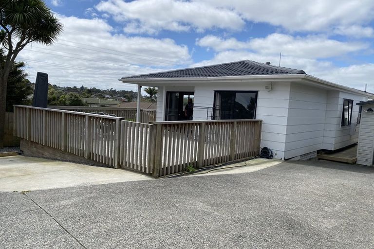 Photo of property in 72 Gallony Avenue, Massey, Auckland, 0614