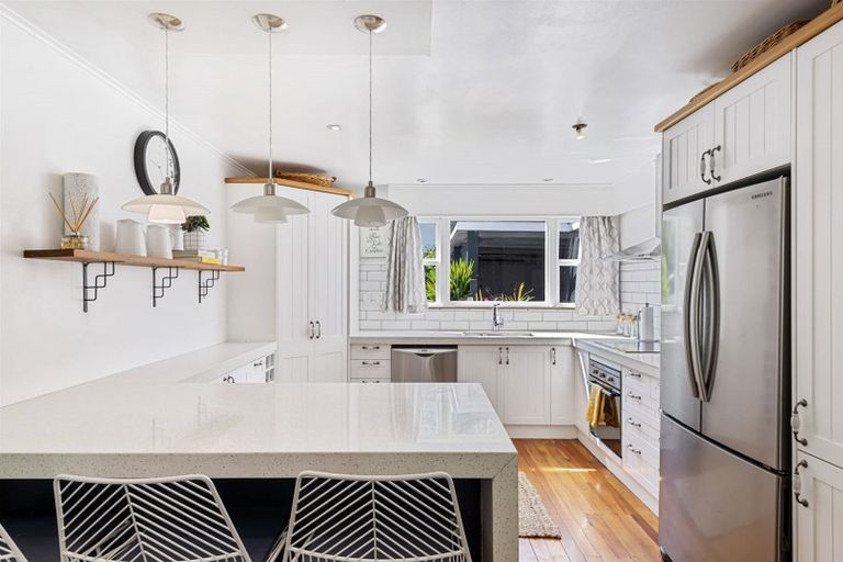 Photo of property in 1/129 Edmonton Road, Te Atatu South, Auckland, 0610