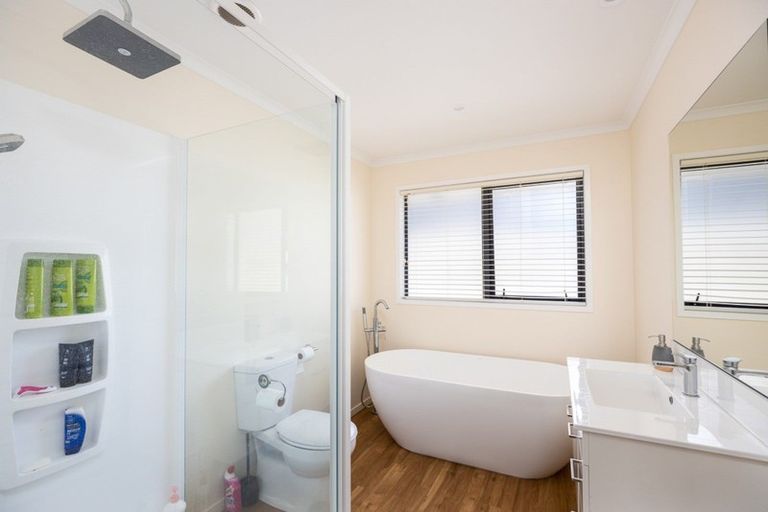 Photo of property in 15 Nukuroa Close, Waitara, 4320