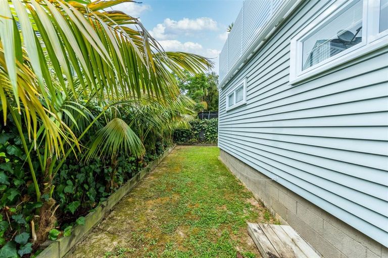 Photo of property in 123a Hobsonville Road, West Harbour, Auckland, 0618