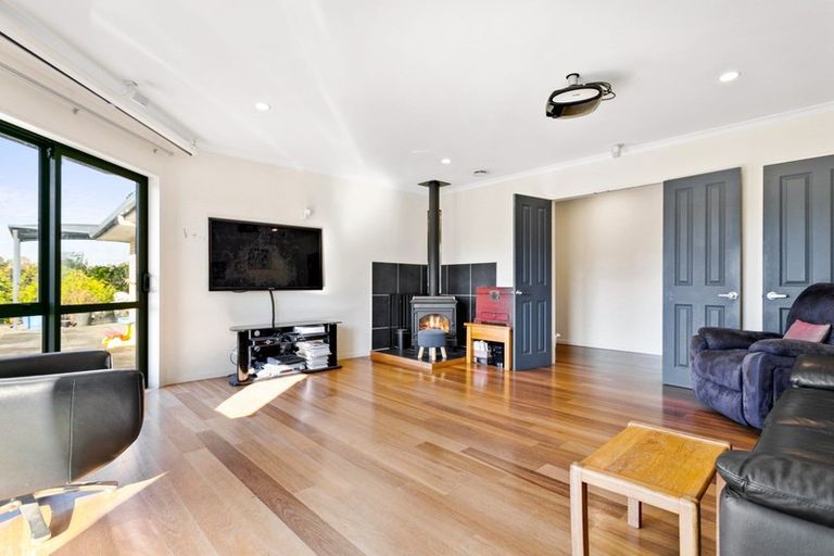 Photo of property in 238a State Highway 16, Kumeu, 0892