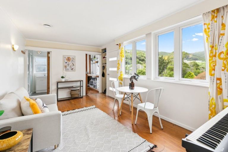 Photo of property in 27 Hathaway Avenue, Karori, Wellington, 6012