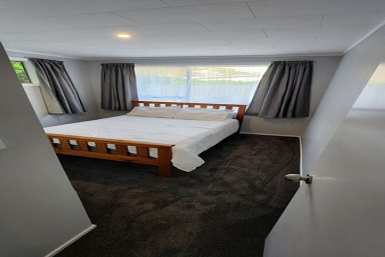 Photo of property in 80c Airlie Road, Plimmerton, Porirua, 5026