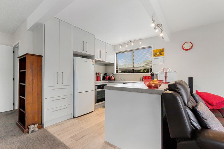 Photo of property in 2/21 Ensign Street, Halswell, Christchurch, 8025