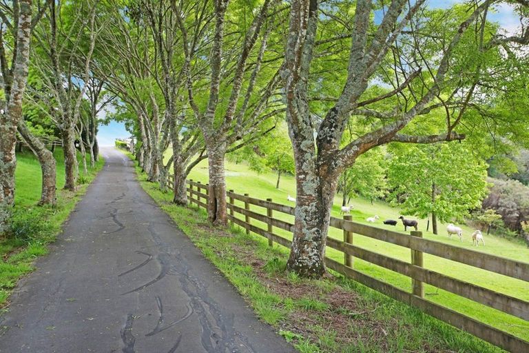 Photo of property in 374 Whitford Park Road, Whitford, Manurewa, 2576