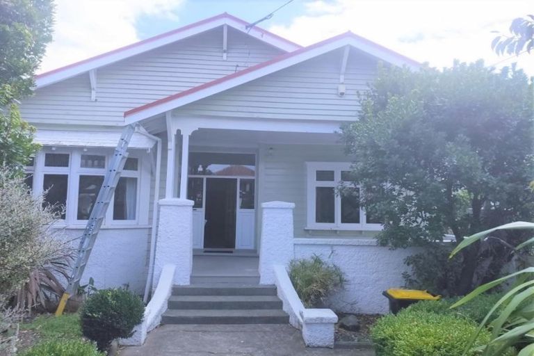 Photo of property in 82 Onepu Road, Kilbirnie, Wellington, 6022