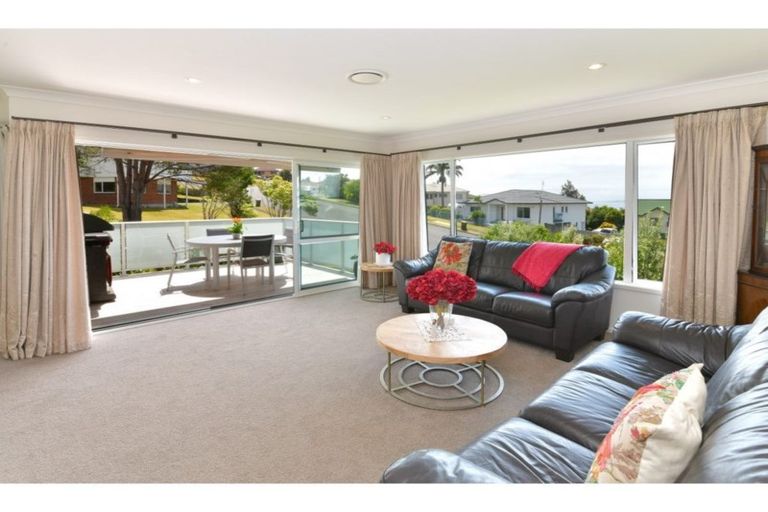 Photo of property in 33 Savoy Road, Orewa, 0931