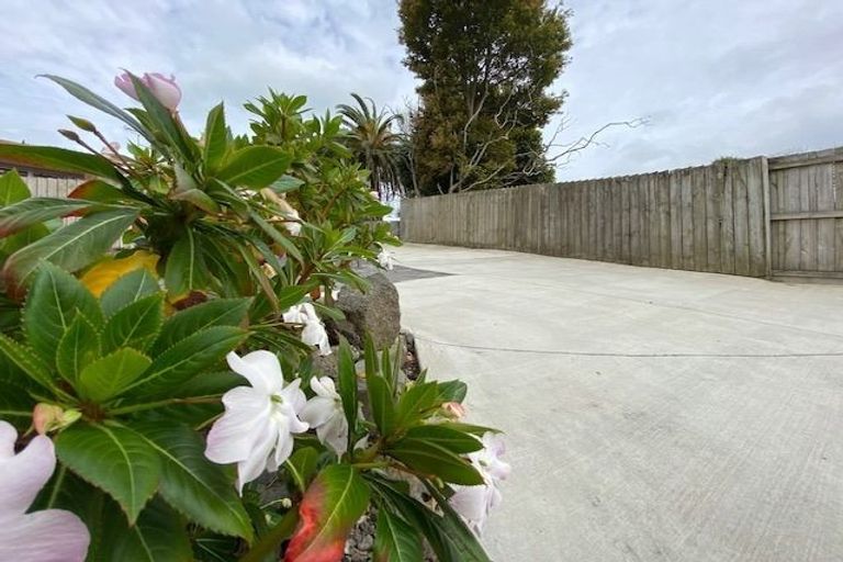 Photo of property in 30 Leaver Place, Weymouth, Auckland, 2103