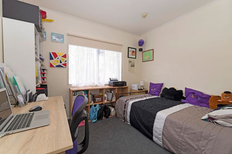 Photo of property in 27 Milan Drive, Glen Eden, Auckland, 0602