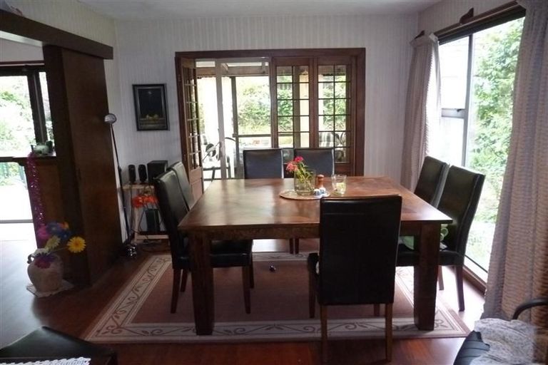 Photo of property in 11 Regency Crescent, Redwood, Christchurch, 8051