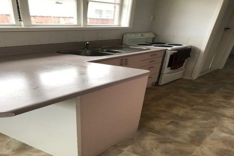 Photo of property in 1 Brown Grove, Fairfield, Lower Hutt, 5011