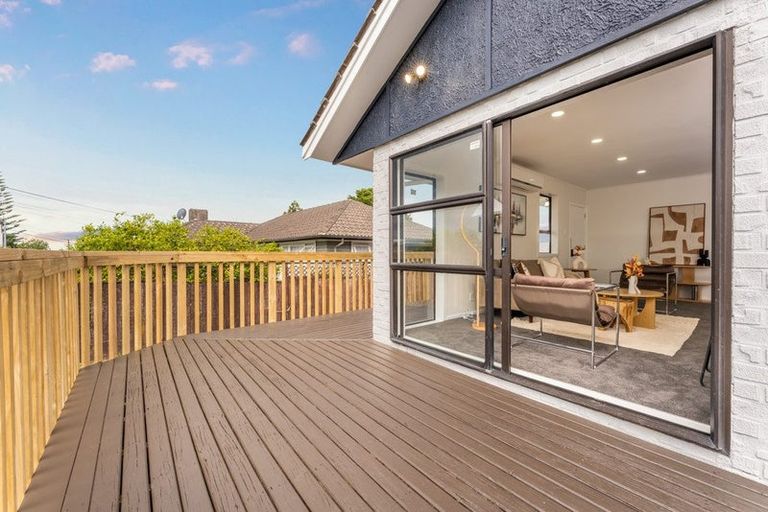 Photo of property in 36 Barrys Road, Glendene, Auckland, 0602