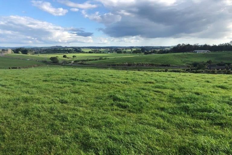 Photo of property in 51 Mcleod Road, Waipapa, 0295