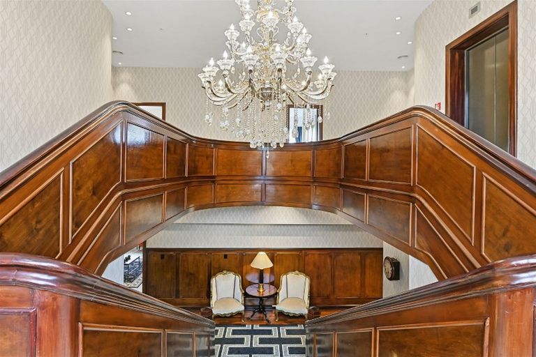 Photo of property in 141 Hackthorne Road, Cashmere, Christchurch, 8022