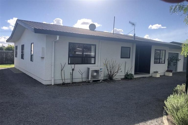 Photo of property in 18 Middle Road, Havelock North, 4130