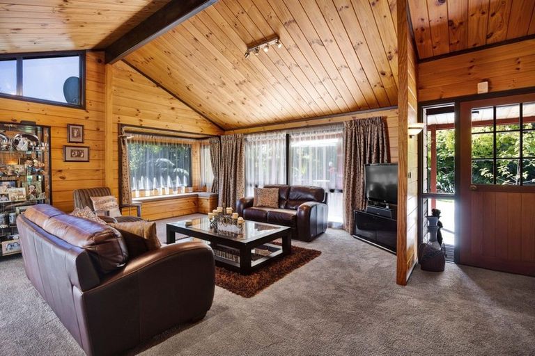 Photo of property in 1760 Mountain Road, Inglewood, 4386