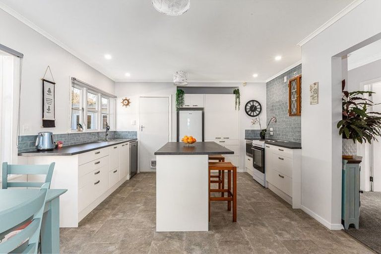 Photo of property in 106 Hine Road, Wainuiomata, Lower Hutt, 5014