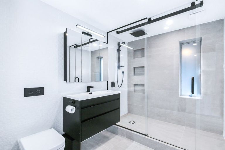 Photo of property in 51 St Michaels Avenue, Point Chevalier, Auckland, 1022