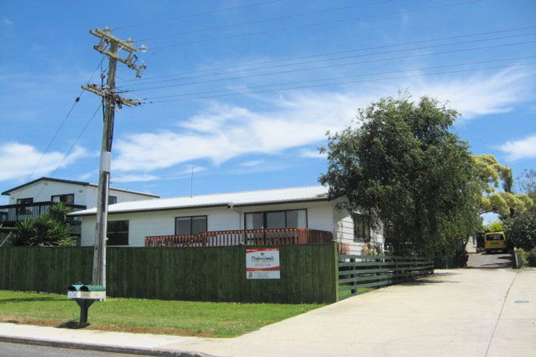 Photo of property in 35 Stevenson Road, Clarks Beach, 2122