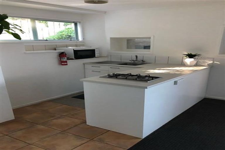 Photo of property in 2/37 Toru Street, Te Atatu Peninsula, Auckland, 0610