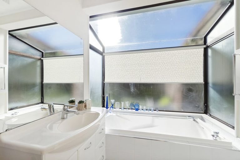 Photo of property in 4 Pukeko Place, Te Kowhai, Hamilton, 3288