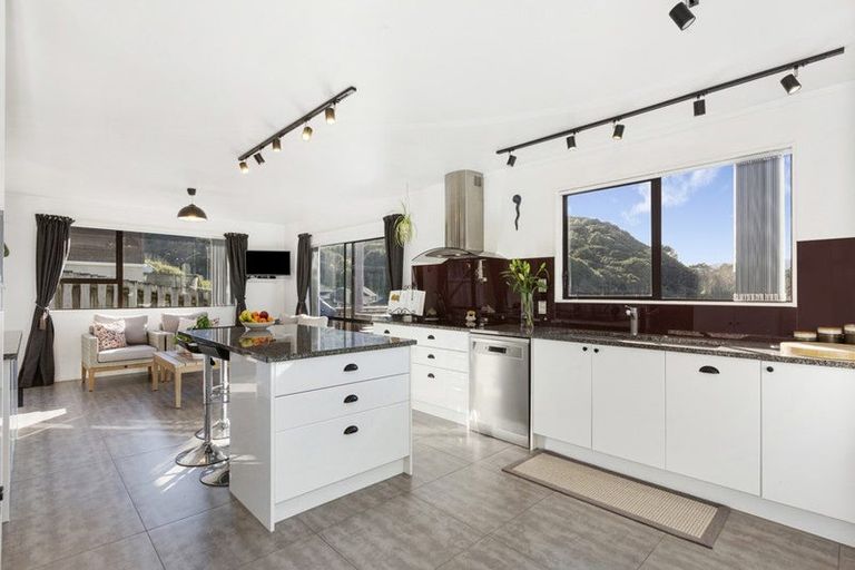 Photo of property in 19 Shackle Lane, Whitby, Porirua, 5024