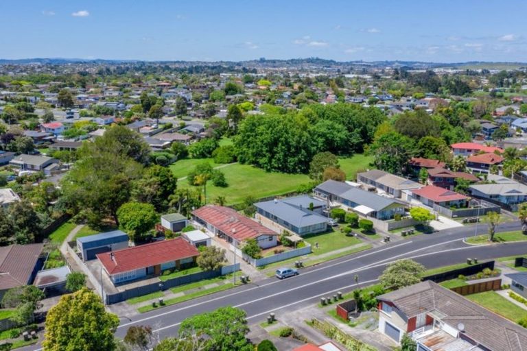 Photo of property in 1/57 Meadway, Sunnyhills, Auckland, 2010