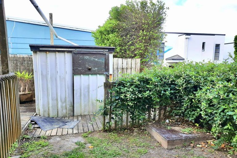 Photo of property in 1374 Whangaparaoa Road, Army Bay, Whangaparaoa, 0930