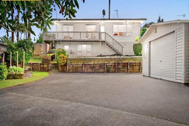 Photo of property in 168 Edmonton Road, Te Atatu South, Auckland, 0610