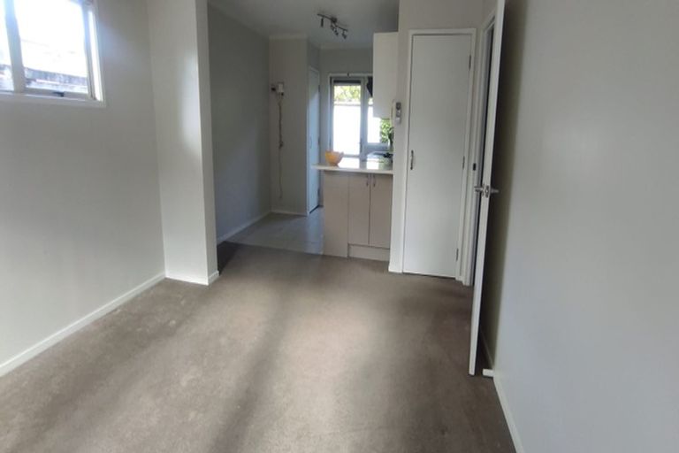 Photo of property in 4/4 Meadow Street, Mount Wellington, Auckland, 1062