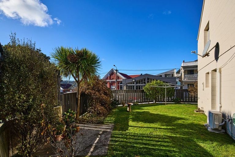 Photo of property in 302 Mansfield Street, Newtown, Wellington, 6021