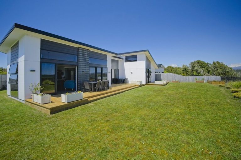 Photo of property in 8 Racecourse Terrace Rise, Hokitika, 7882