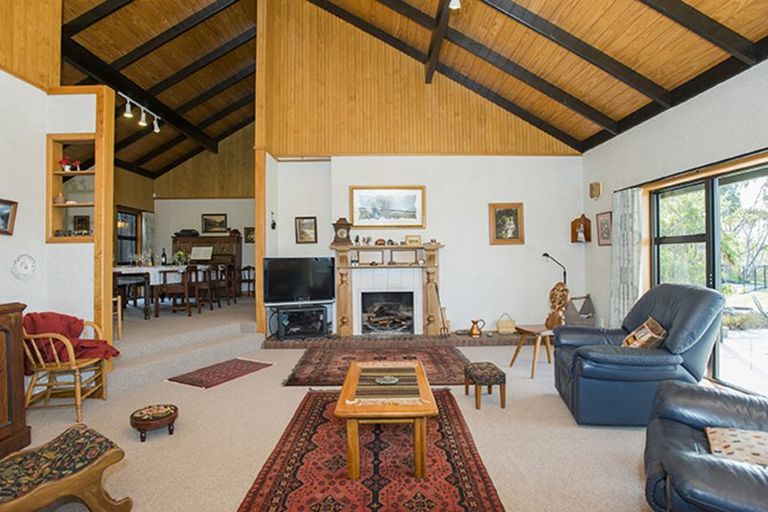 Photo of property in 52 Saddler Road, Muriwai, Gisborne, 4072