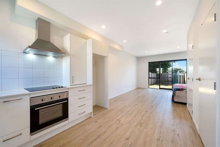 Photo of property in 13 Eileen Newey Place, Henderson, Auckland, 0612