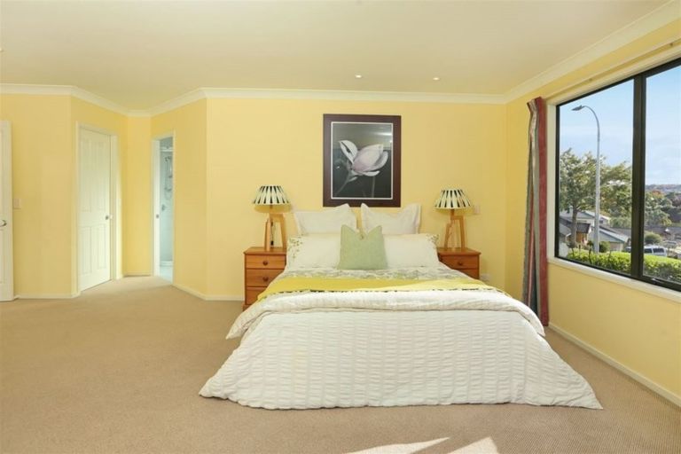 Photo of property in 1 Semillon Avenue, Henderson, Auckland, 0612