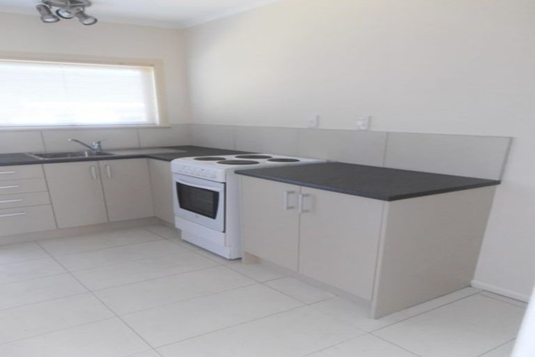 Photo of property in 1/68 Titirangi Road, New Lynn, Auckland, 0600