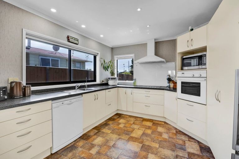 Photo of property in 109 Browne Street, Waitara, 4320