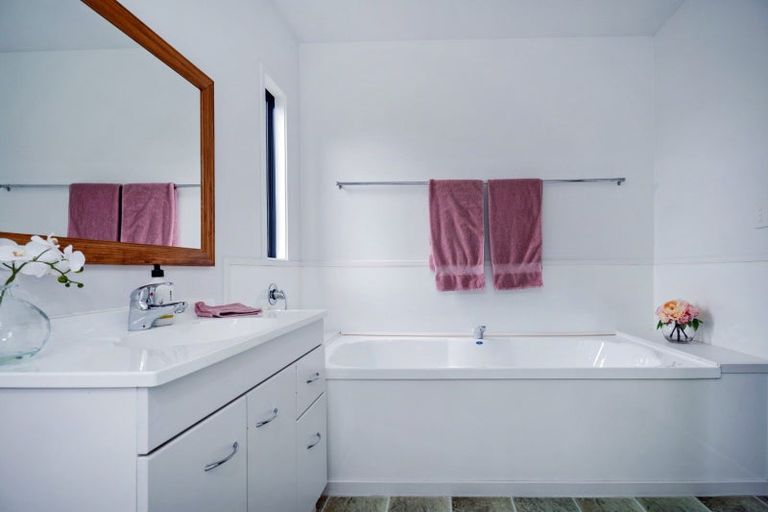 Photo of property in 123 Kelly Jade Avenue, Matarangi, Whitianga, 3592