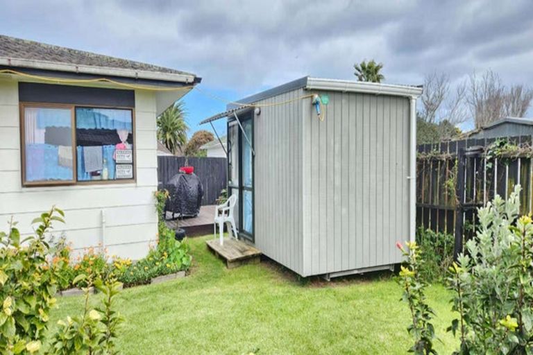 Photo of property in 2/18 Bingara Place, Favona, Auckland, 2024