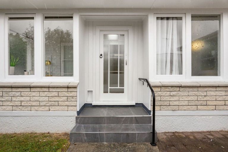 Photo of property in 35 Sandwich Road, St Andrews, Hamilton, 3200